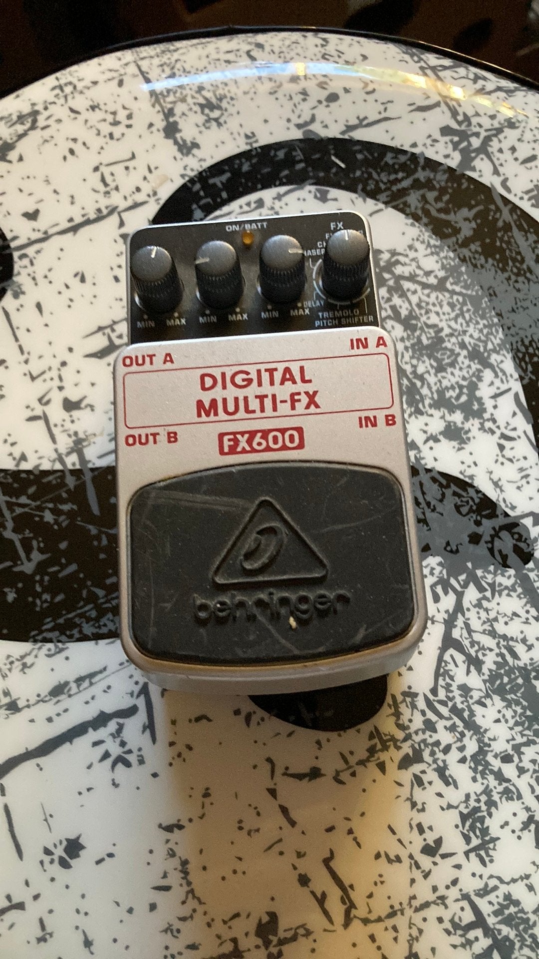 Behringer FX600 Digital Multi-FX Pedaal – (Priced to sell!), Enlèvement ou Envoi, Comme neuf, Chorus