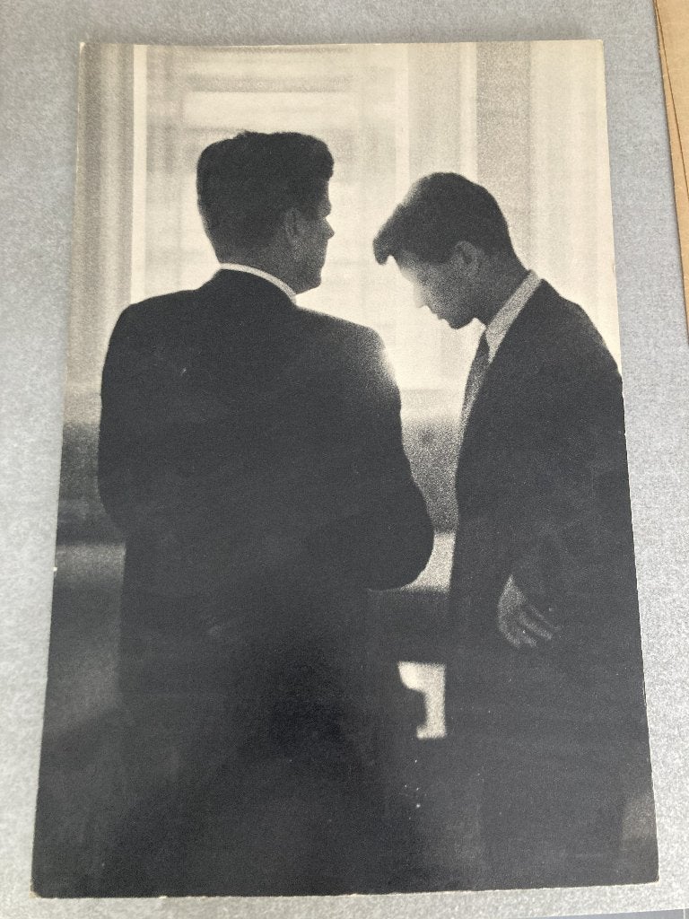 Vintage foto JFK & Robert Kennedy – J. Lowe – “The Brothers”, Antiek en Kunst, Kunst | Tekeningen en Fotografie, Foto, Fotografie