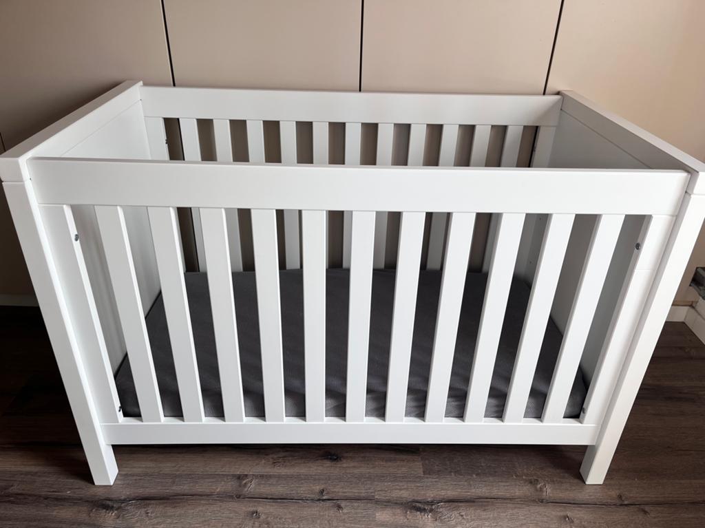 Ledikant van QUAX met aerosleep matras, Ophalen, Zo goed als nieuw