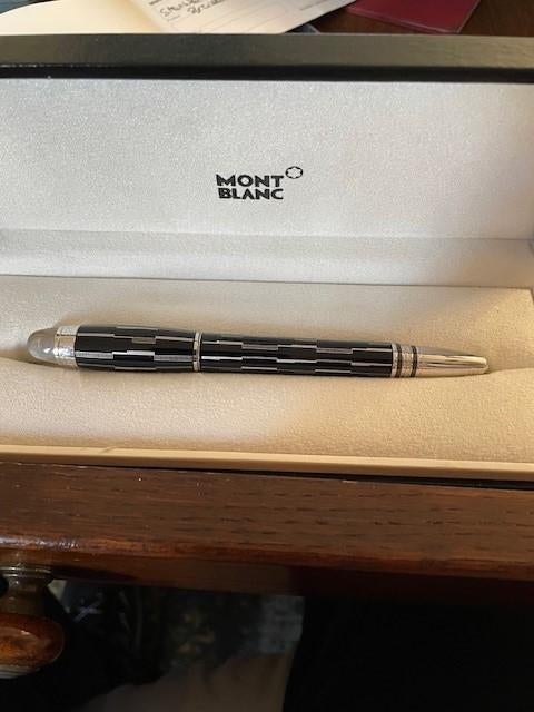 Stylo Montblanc dans sa boité (neuf), Neuf, Avec boîte, Stylo, Enlèvement