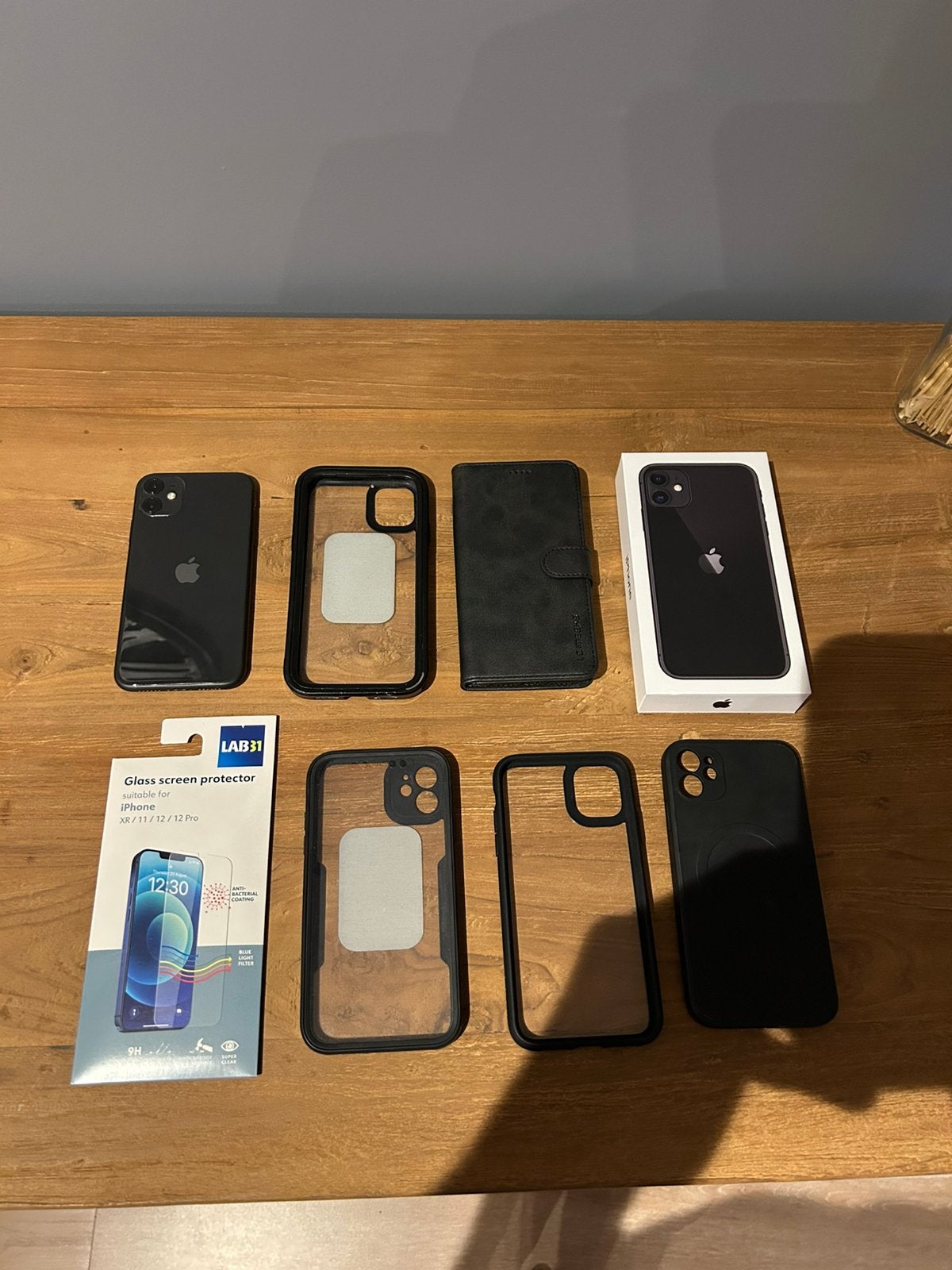Apple iphone 11 met veel hoesjes, Télécoms, Téléphonie mobile | Apple iPhone, Enlèvement, Comme neuf, IPhone 11