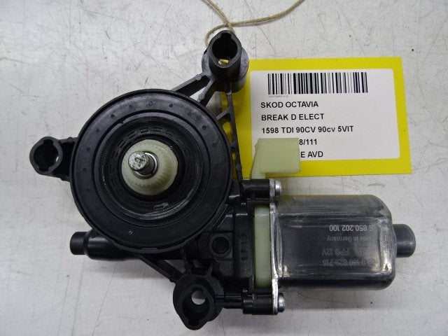 MOTOR RAAMMECHANIEK RECHTS VOOR Skoda Octavia Combi (5EAC), Gebruikt, Mevr. I. Hauben, Skoda, Rue de l'Espoir 34 34
4030  GRIVEGNÉE, BE
