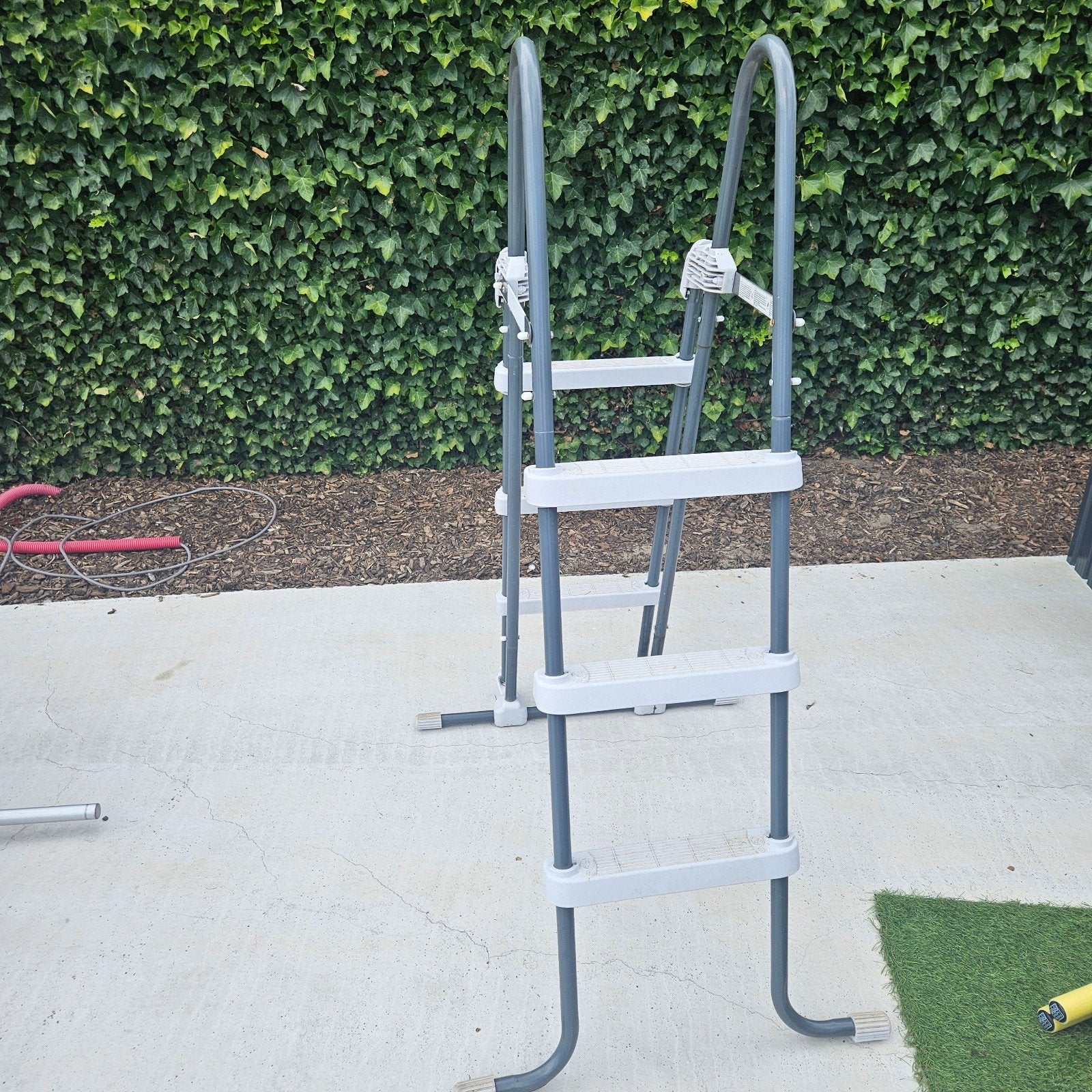 Zwembad ladder, Ophalen, Ladder