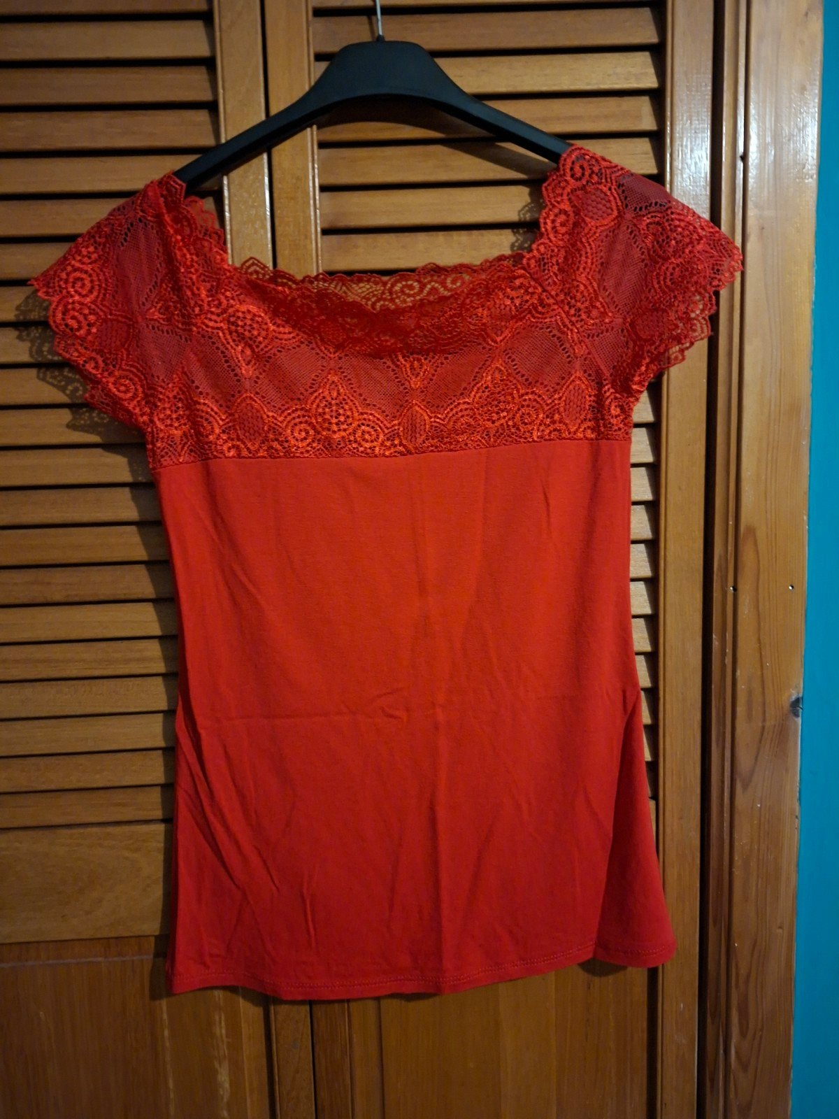 t shirt rouge en dentelle T M, Kleding | Dames, Topjes, Ophalen of Verzenden, Rood