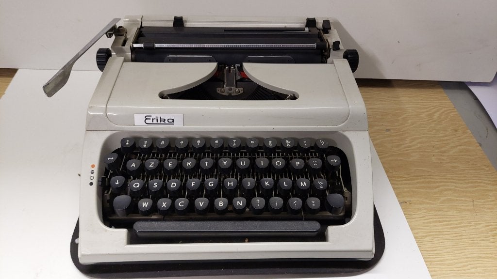 Zeldzame Erika Mod. 150 Typemachine - Technisch Lettertype, Ophalen, Zo goed als nieuw