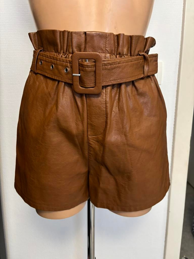 Korte broek van imitatieleer, Kleding | Dames, Broeken en Pantalons, Ophalen of Verzenden, Zo goed als nieuw, Maat 36 (S), Bruin