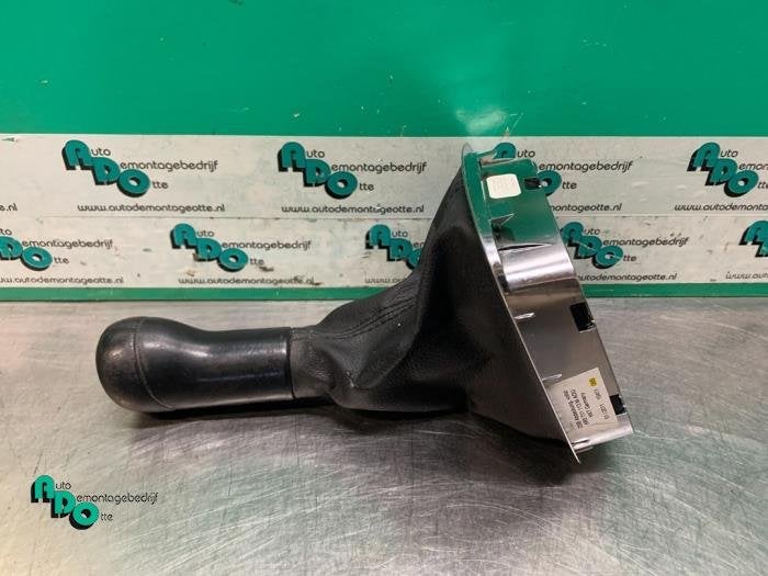 Enveloppe levier de vitesse d'un Volkswagen Polo (Polo 09-), Volkswagen, -, 3 mois de garantie, Utilisé