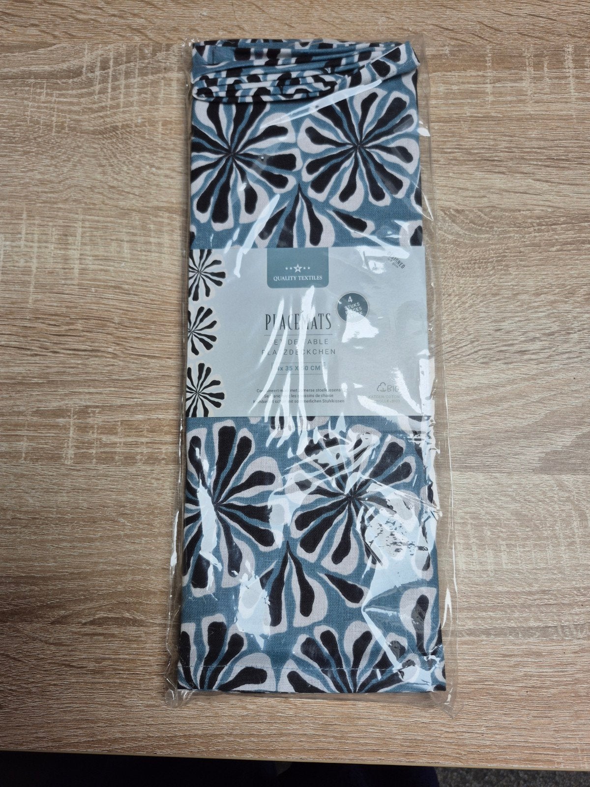 Nieuwe set 4 placemats – Retro bloemenprint blauw/zwart/wit, Zakelijke goederen, Horeca | Overige, Ophalen