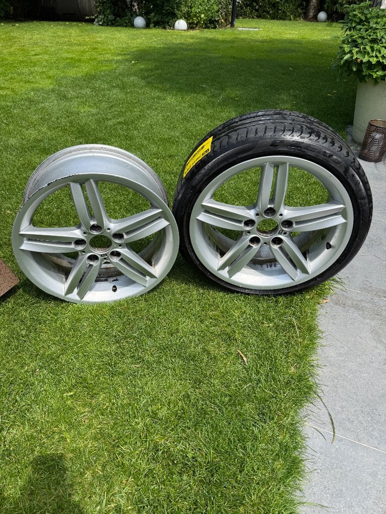 4 X Jantes BMW Alu 18pouces d'origine + 2 pneu hiver Pirelli, Véhicule de tourisme, 18 pouces, Enlèvement, Utilisé