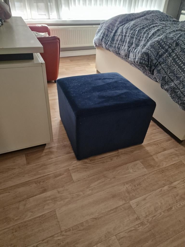 Ribstof blauwe poef 60/60, Huis en Inrichting, Zetels | Voetbanken en poefs, Ophalen