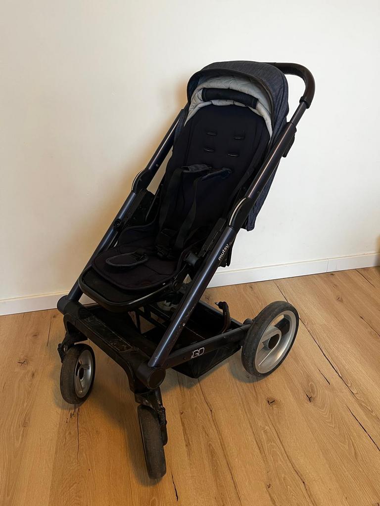 Mutsy buggy met kleuterzit, draagmand en adapter maxi cosi, Kinderen en Baby's, Ophalen, Gebruikt