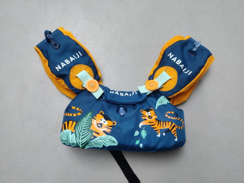 Zwembandjes Nabaiji, Enlèvement
