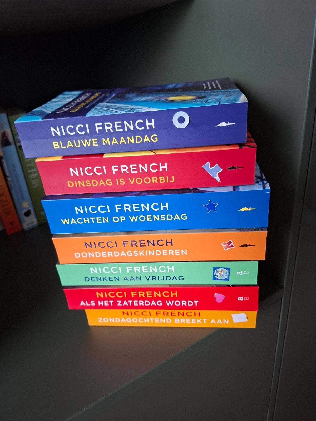 Nicci French : série, Enlèvement, Neuf, Fiction populaire