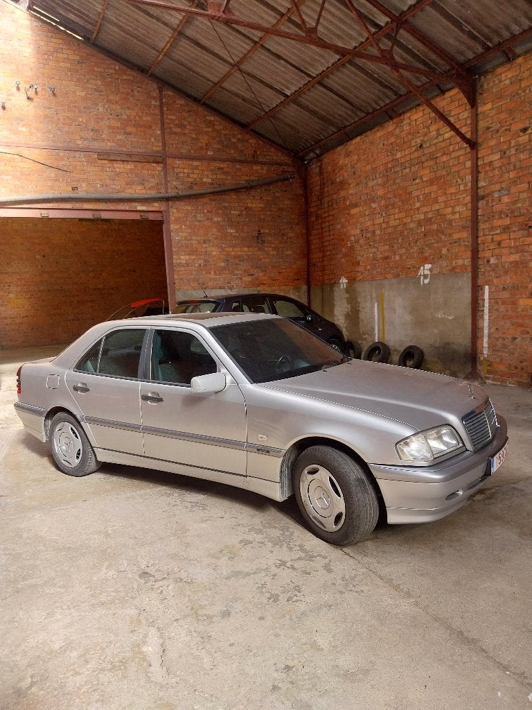 Mercedes C 220 Diesel BJ 1997 - 113.000km!!!, Autos, Argent ou Gris, Achat, 4 portes, Boîte manuelle
