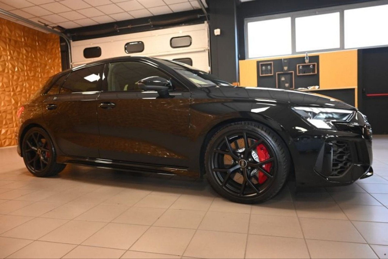 Audi, Entreprise, Achat