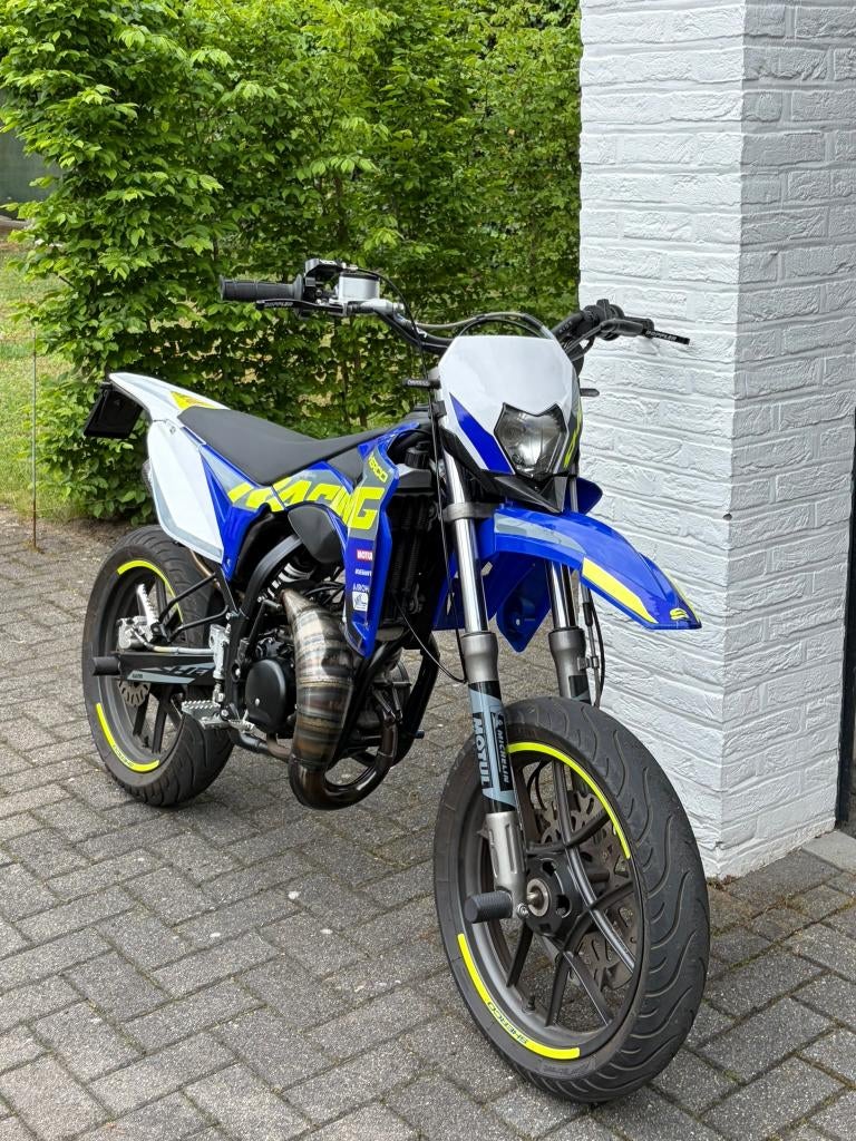 Sherco 50 SM-R, Fietsen en Brommers, 6 versnellingen, Zo goed als nieuw, 50 cc, Ophalen