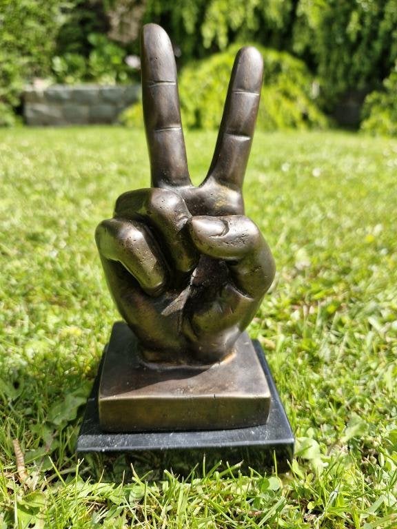bronzen hand , vredesteken , kado, Antiek en Kunst, Ophalen of Verzenden, Brons, Beeld