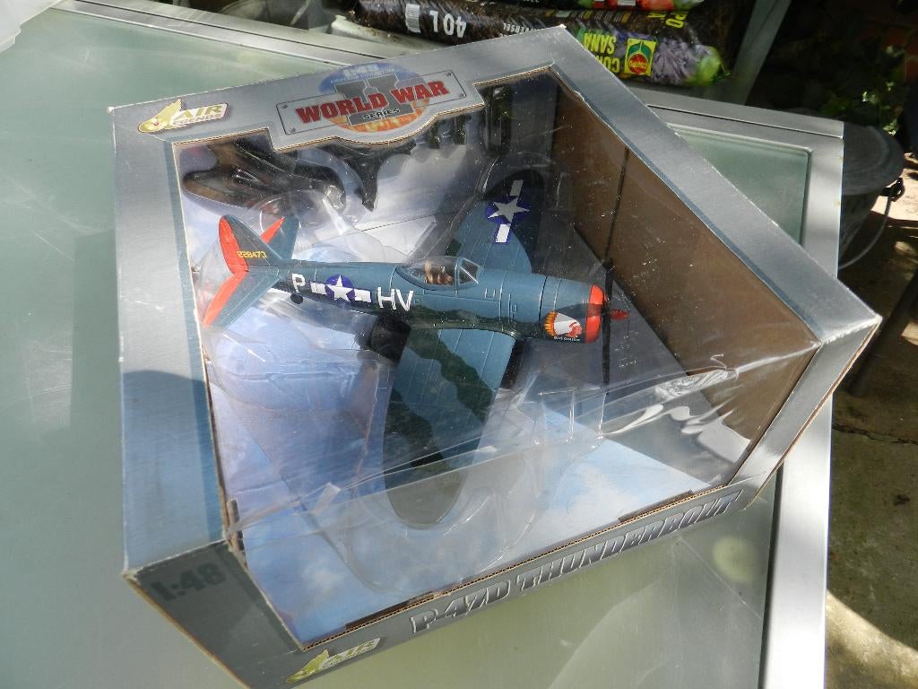 Avion WORLD WAR SERIES, Hobby & Loisirs créatifs, Enlèvement ou Envoi, Comme neuf, Avion