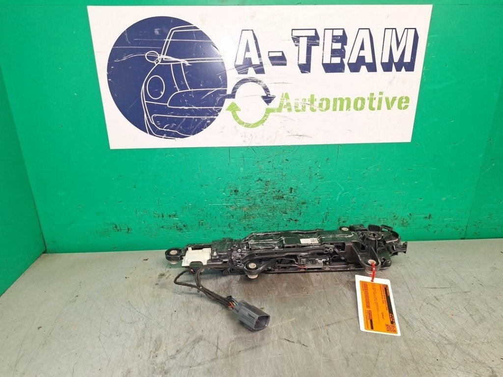 POIGNEE EXTERIEURE AVANT DROITE Range Rover Velar (LY), Autos : Pièces & Accessoires, Campus Kronberg 7
61476  Kronberg im Taunus, DE
