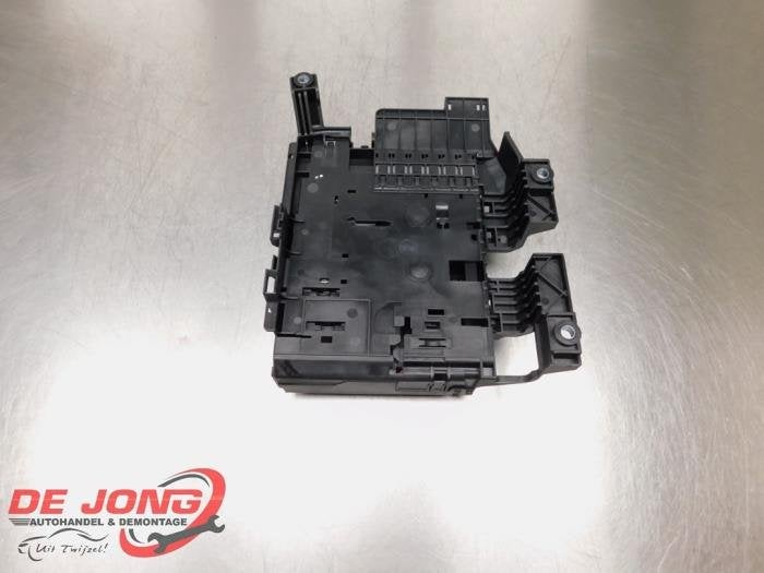 Boîte à fusibles d'un Volkswagen Touareg, Volkswagen, -, 3 mois de garantie, Utilisé