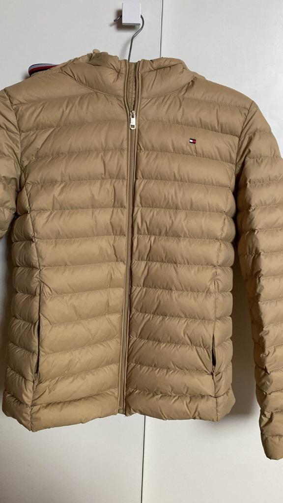 Meisjes jas maat S merk,Tommy Hilfiger,kleur Camel, Ophalen of Verzenden, Maat 46 (S) of kleiner