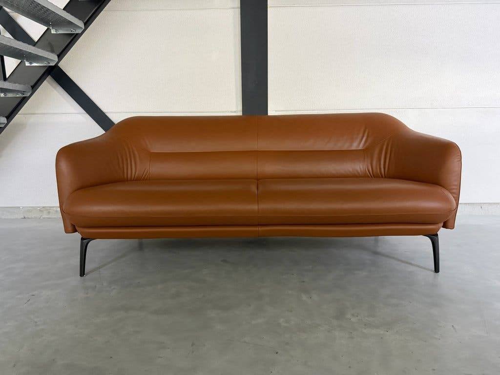 Leolux Lindo – Cognac Leder – Zeer goede staat, Huis en Inrichting, Zetels | Zetels, Ophalen, Pode Jori Harvink, Driepersoons