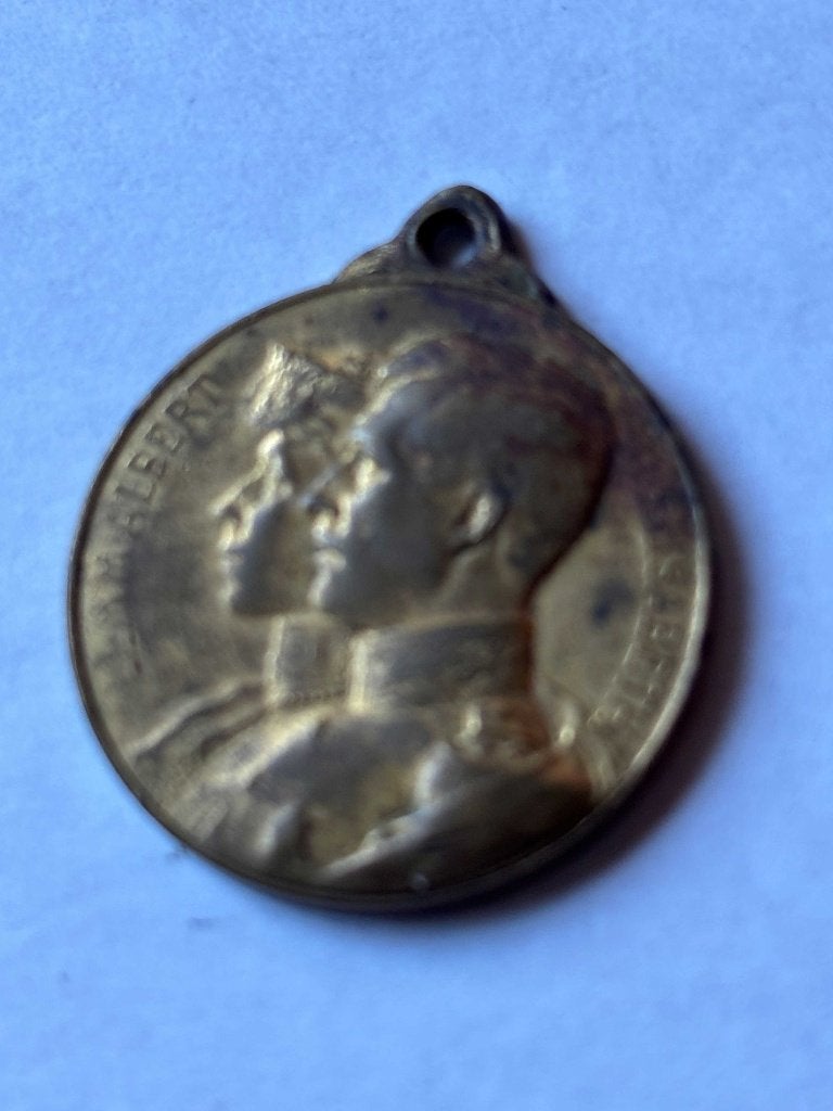 Médaille du Roi Albert 1er et de la Reine Elisabeth., Collections, Enlèvement ou Envoi, Utilisé, Autres types