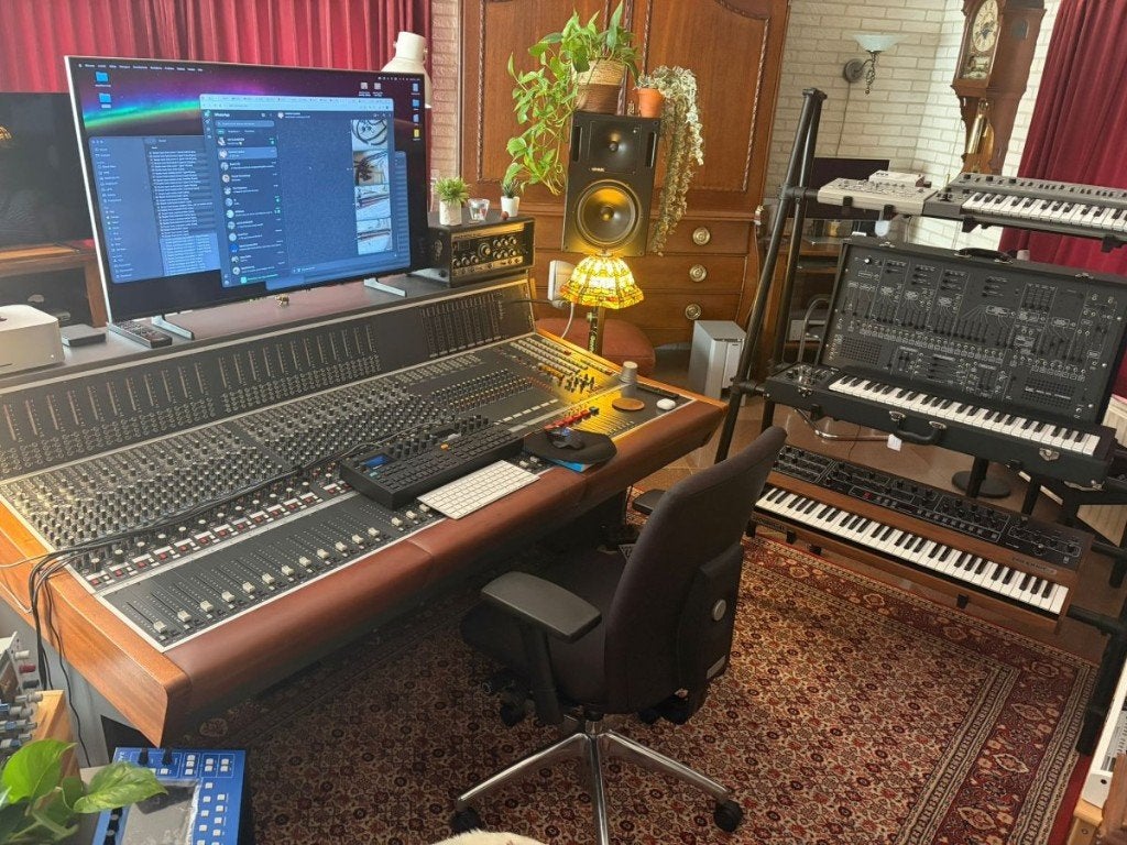 Studer 903 ; aide nécessaire pour simplifier, Musique & Instruments, Tables de mixage, Enlèvement