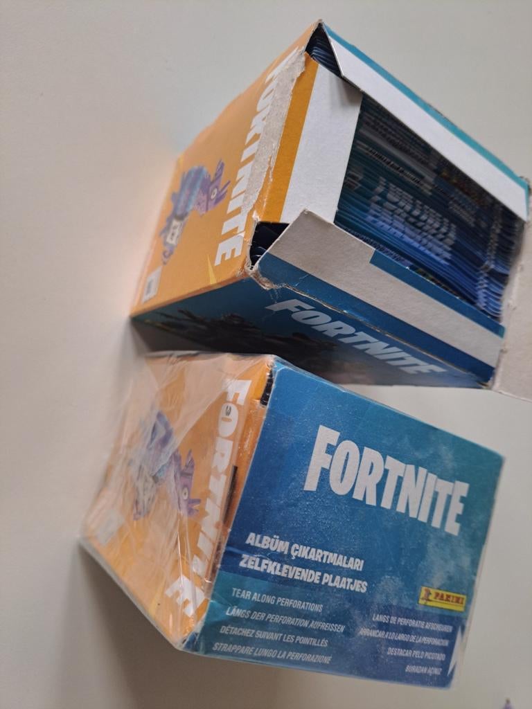 Fortnite first edition panini stickers. Verzegelde box 2019, Ophalen