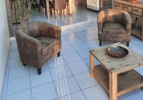 Lot table d'appoint et fauteuils assortis, 55 à 75 cm, Enlèvement, Utilisé, Bois
