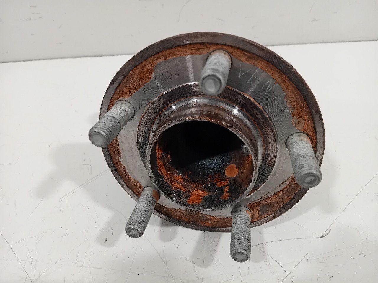 Wielnaaf links achter Ford Kuga, Onderdelen@venauto.nl, Van der Ven Autorecycling B.V., Ettenseweg 76, 4706 PB Roosendaal, The Netherlands
