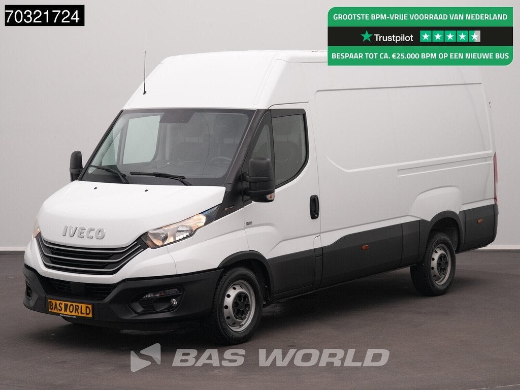 Iveco Daily 35S18 3.0L L2H2 180PK Navi Airco Cruise Camera 3, Auto's, Bestelwagens en Lichte vracht, Stof, Gebruikt, Euro 6, 4 cilinders