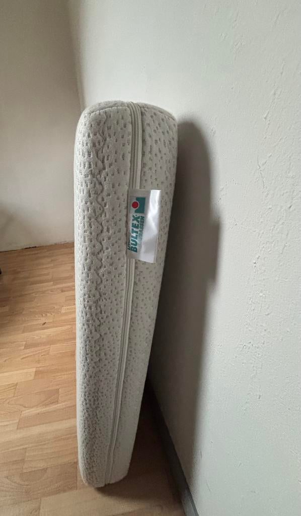 Superbe matelas Bultex  ergonomique déhoussable 90cm/200cm, Maison & Meubles, Chambre à coucher | Matelas & Sommiers, Enlèvement