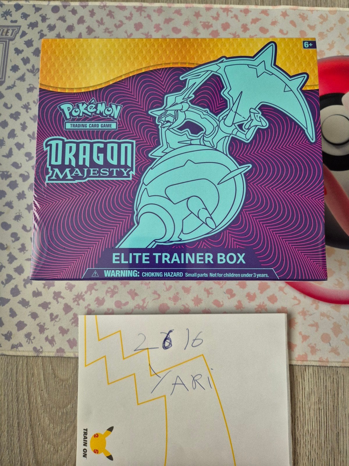 Dragon majesty elite trainer box, Enlèvement ou Envoi, Neuf