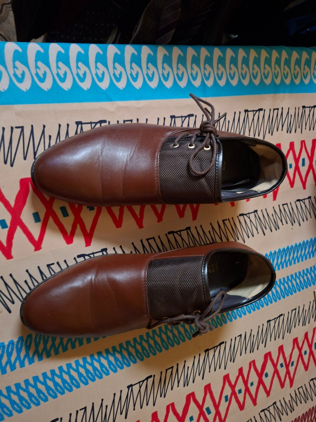 Chaussures homme originales pointure 43, Vêtements | Hommes, Chaussures, Enlèvement ou Envoi