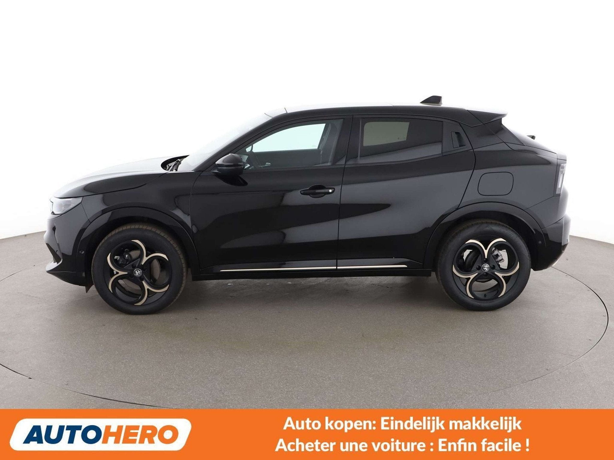 Alfa Romeo Junior 1.2 VGT Mild-Hybrid Intensa (bj 2025), Auto's, Gebruikt, 145 pk, 1199 cc, 109 g/km