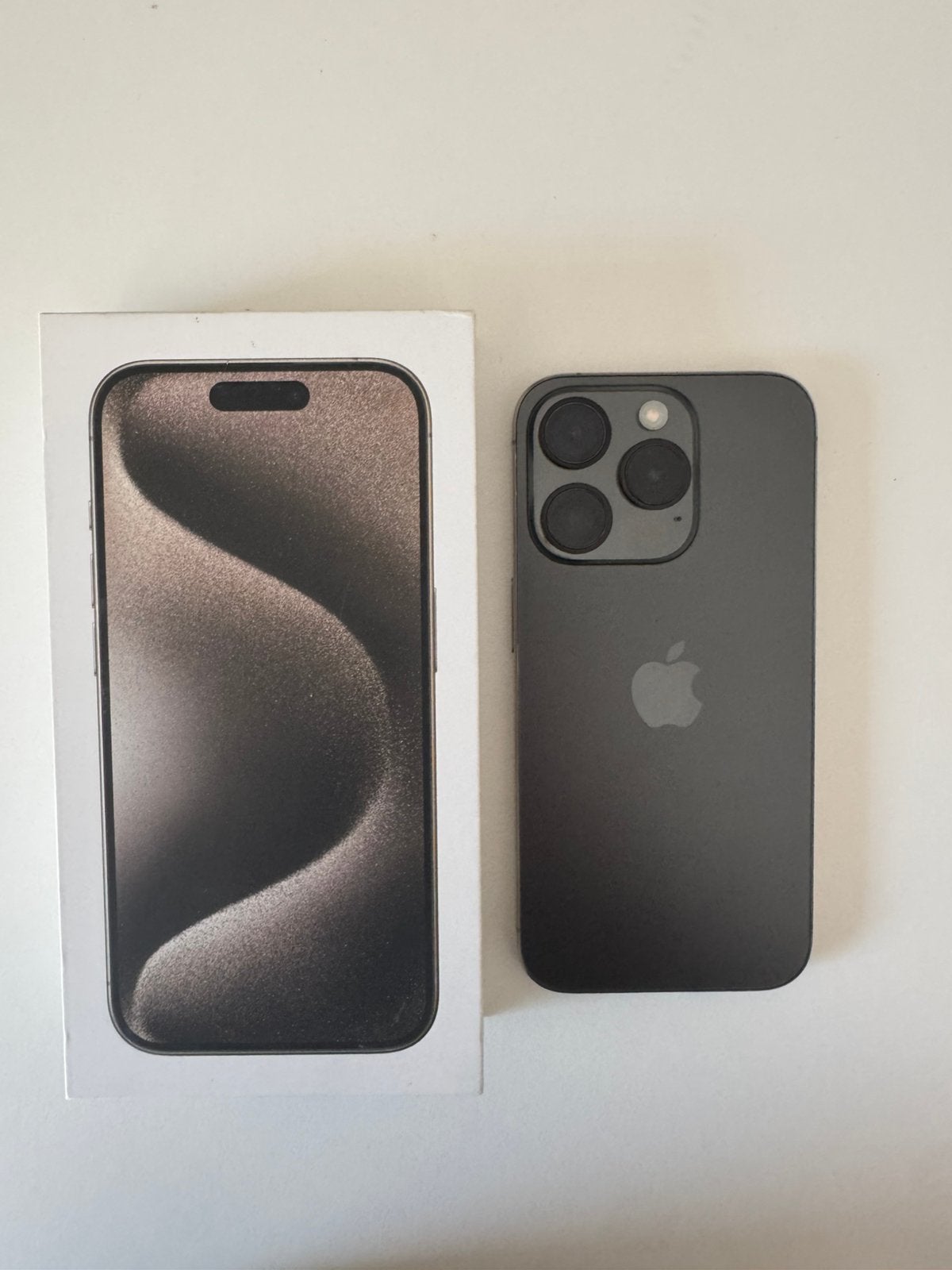 iPhone 15 Pro 128GB Zwart / Black Titanium, Zwart, Ophalen of Verzenden, 81 %, Zonder simlock