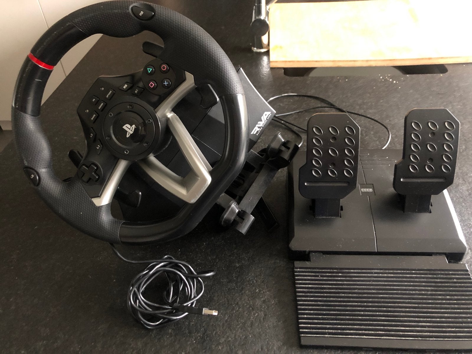Volant PlayStation avec pédales et écouteurs, Enlèvement, Utilisé, Volant ou Pédales, PlayStation 3