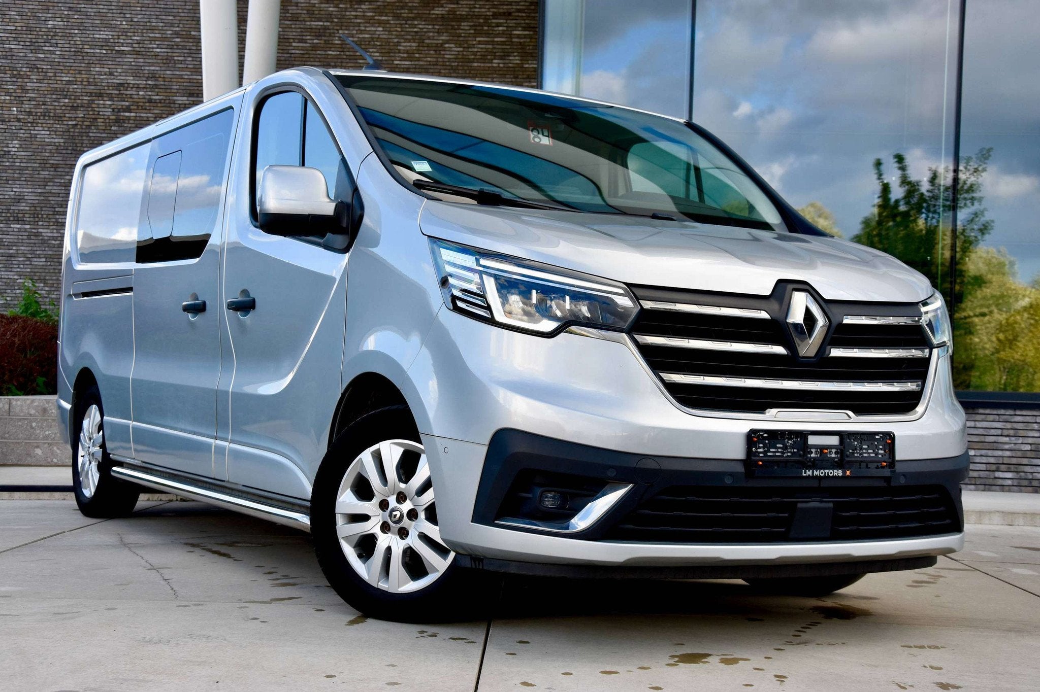 Renault Trafic *DUBBELE CABINE* 170PK * LICHTE VRACHT * DUBB, Auto's, Voorwielaandrijving, Gebruikt, Zwart, 4 cilinders