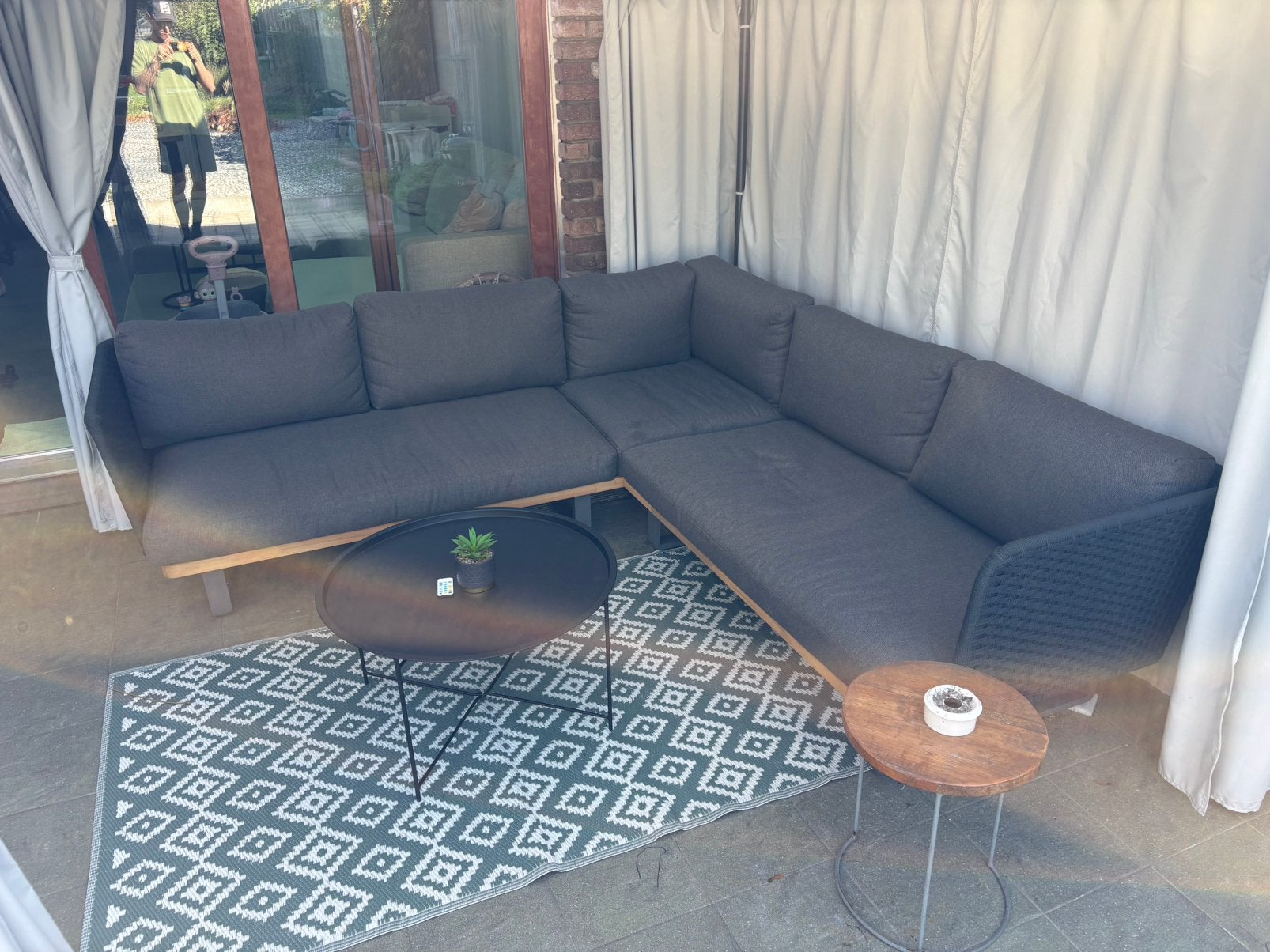 Lounge, Ophalen, Zo goed als nieuw
