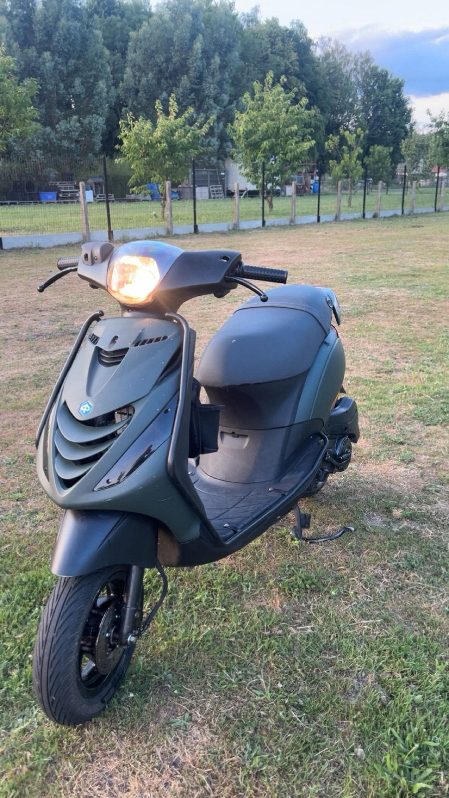 Zip piaggio 4t klasse B, Fietsen en Brommers, Scooters | Piaggio, Ophalen, Gebruikt, Zip, Klasse B (45 km/u)