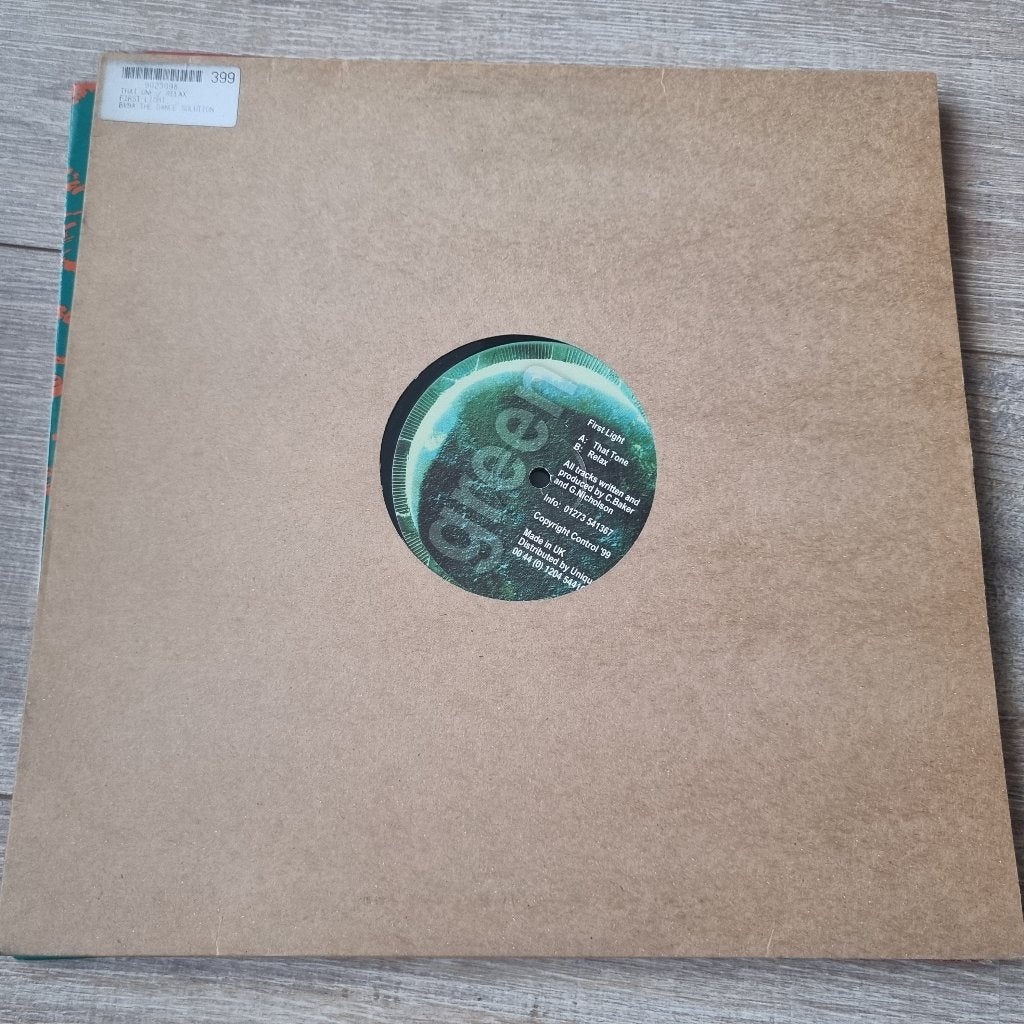 12" First Light – That Tone / Relax, CD & DVD, Vinyles Singles, Enlèvement ou Envoi, Utilisé, 12 pouces, Dance et House