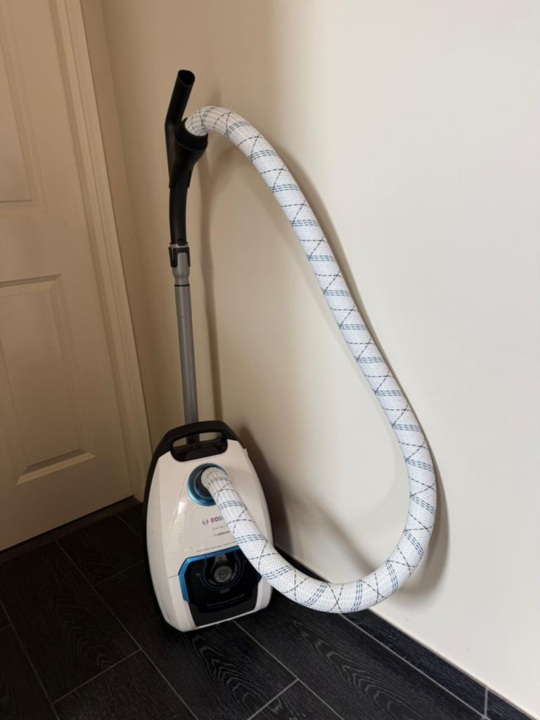 Bosch serie 8 ProSilence stofzuiger, Elektronische apparatuur, Stofzuigers, Zo goed als nieuw, Sledestofzuiger, Bosch, Ophalen of Verzenden