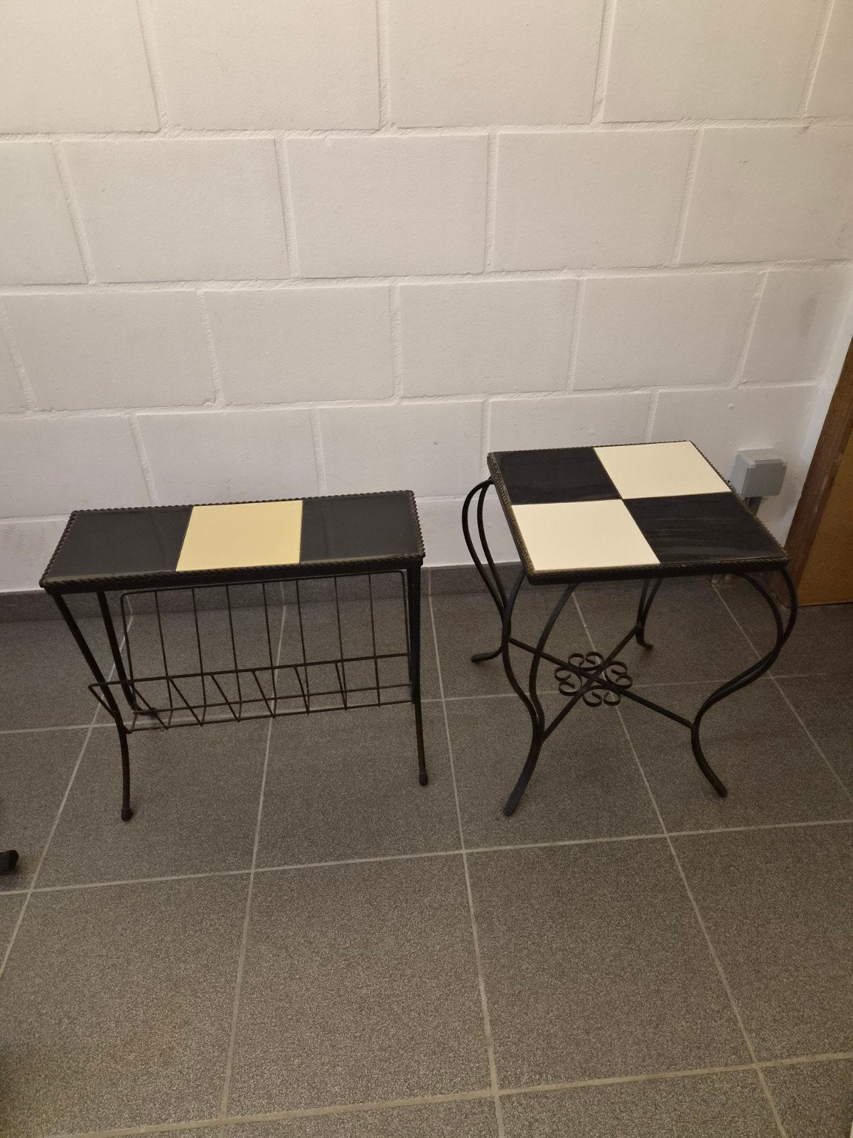 Vintage mid-century bijzettafels / krantenbak, Huis en Inrichting, Krantenbak, Ophalen, Vintage