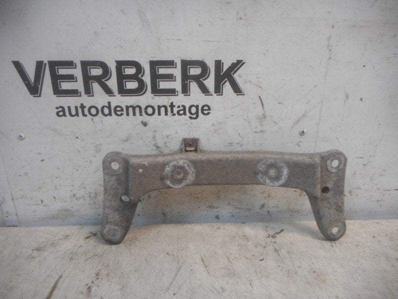 BOITE DE VITESSES SUPPORT ARRIÈRE BMW 3 serie (E90), Utilisé, BMW, Petuelring 130
80809  München, DE, Bayerische Motoren Werke AG