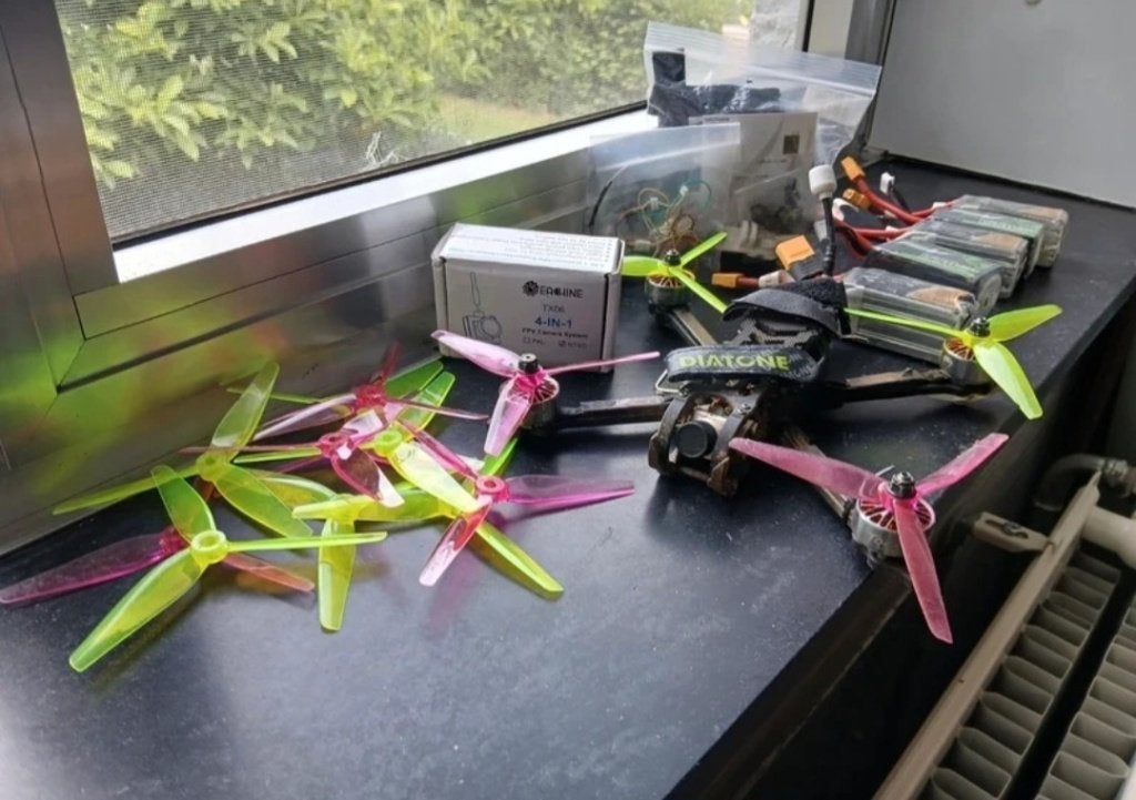Diatone Roma F5 Drone + Batteries, Audio, Tv en Foto, Drones, Basiskwaliteit, Ophalen of Verzenden, Niet werkend, First person view (FPV)