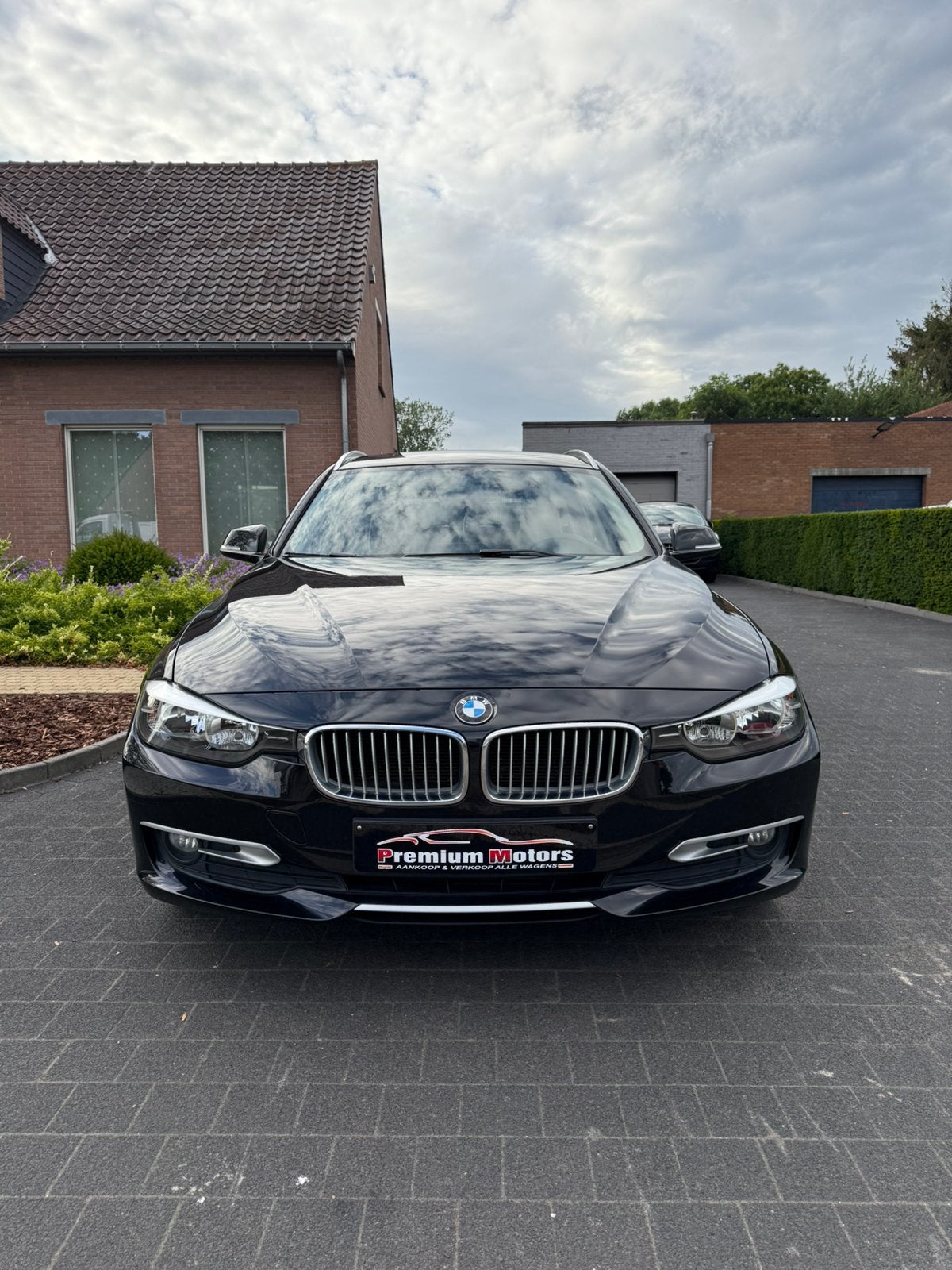 BMW 316i Benzine 136pk F31 touring Luxury Line 1ste eigenaar, Auto's, 100 kW, Testrit aan huis, Achterwielaandrijving, Zwart