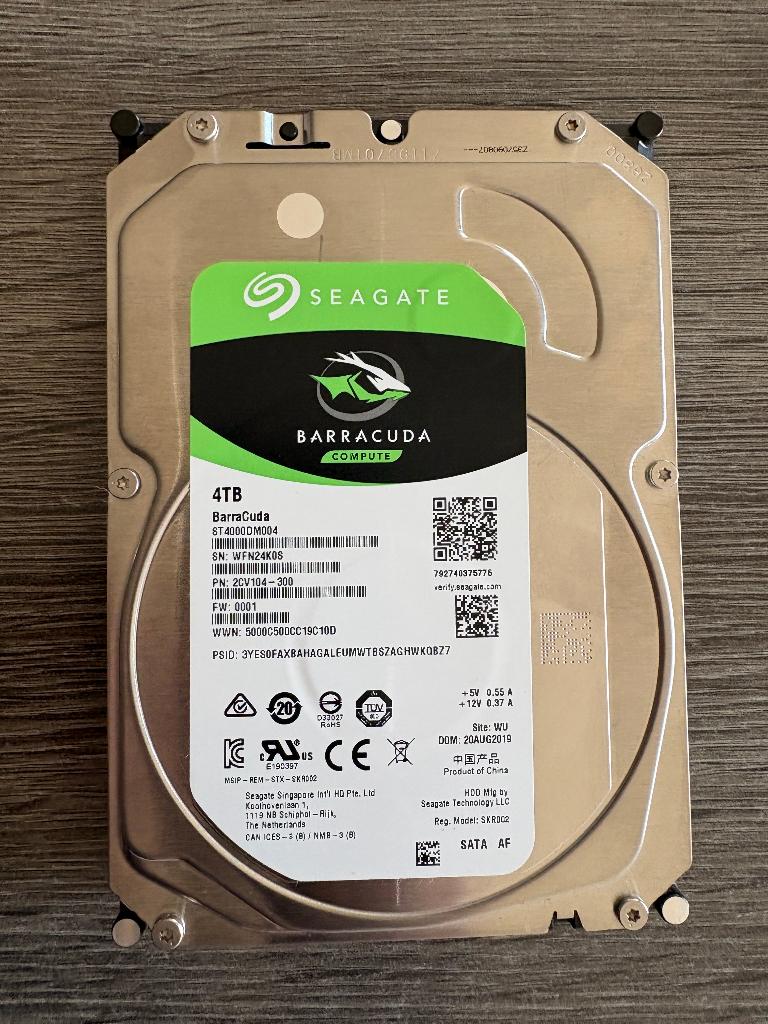 Seagate BarraCuda 4TB + Western Digital Blue 1 TB–3,5” SATA, Computers en Software, Harde schijven, Zo goed als nieuw, Desktop