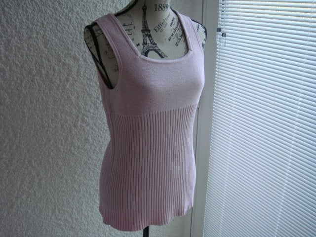 Pull sans manches rose. Marque: " Votre Mode". Taille 38/40, Vêtements | Femmes, Taille 38/40 (M), Rose, Comme neuf, Votre Mode".