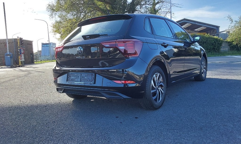 VW POLO ZWART 5d BENZINE BJ 2023, Stof, https://public.car-pass.be/vhr/baf33175-9415-41c6-9d31-8ba05d592472, Zwart, Bedrijf